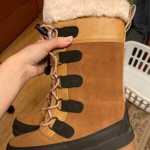Target Kids Size 2 Faux Fur Boot
